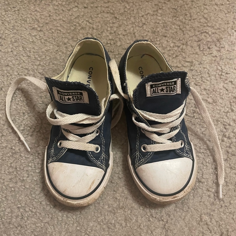 Navy Converse 10c